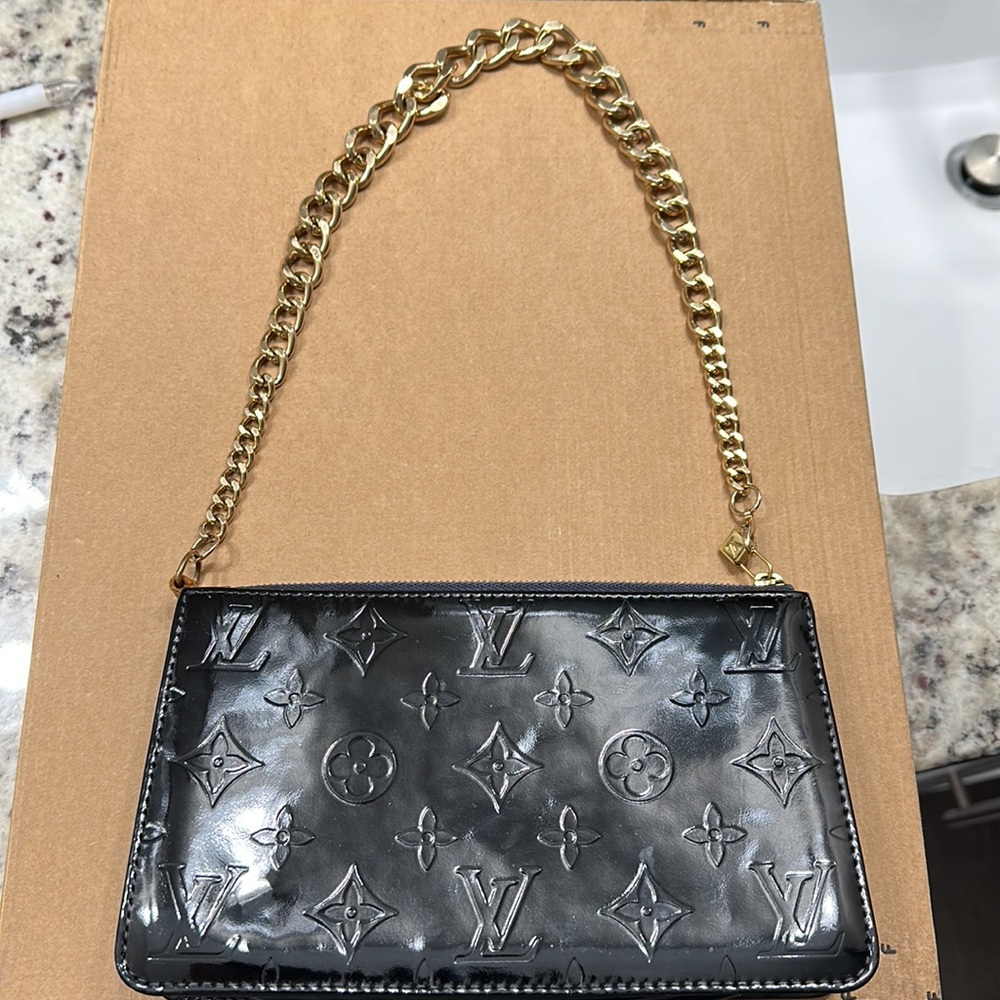 Louis Vuitton Vernis Pochette